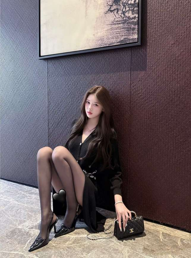 广州外围解码01年“童颜G乳”天花板，一场专为高素质精英定制的百变之约