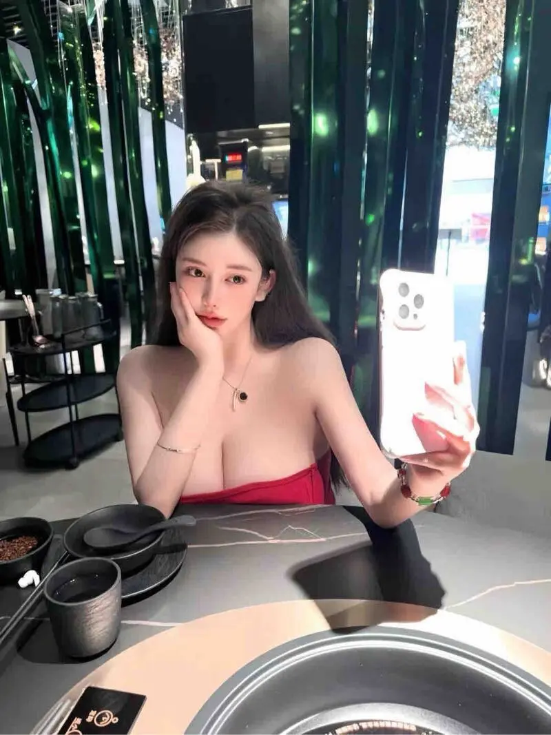 2025年最新外围价格表曝光：从3K到1W，带你深扒预约流程与防坑内幕